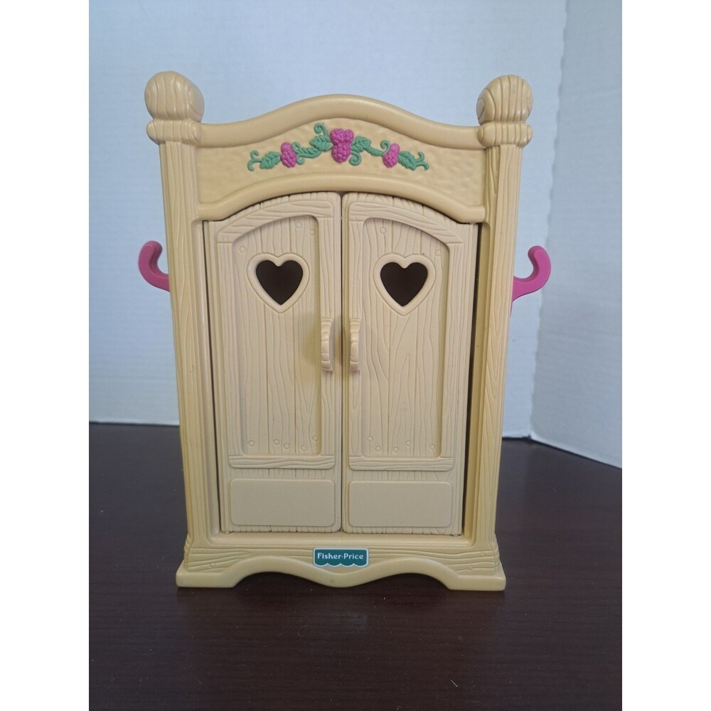 1998 Fisher Price Briar Berry Bears Wardrobe